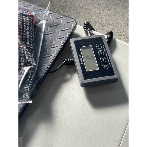 Relativity Tunic Top Plus Size 3X Floral Houndstooth O Ring V Neck Black White - Picture 8 of 8